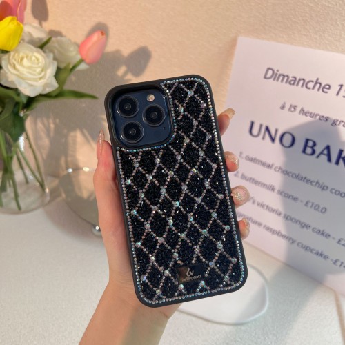 Apple Iphone 11 Uyumlu Parlak Pırlanta Taşlı Baklava Desen Sawaroski Logolu Lux Kılıf Kapak